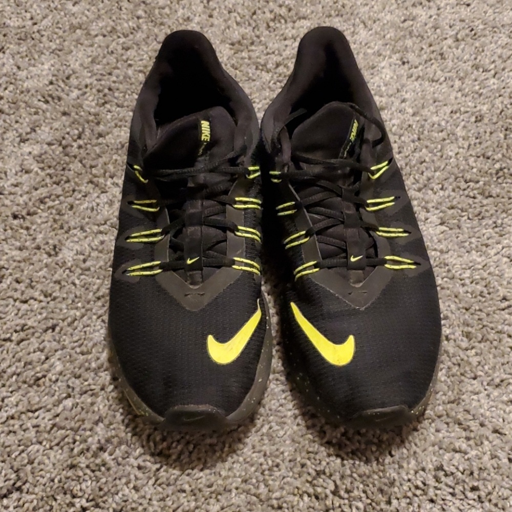 SOLD MENS NIKE RUNNING SHOES
